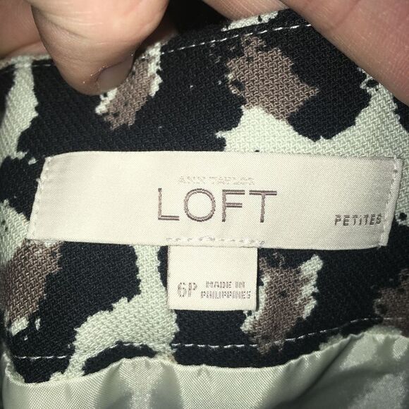 Loft leopard print size 6P business casual pencil skirt - Picture 3 of 3